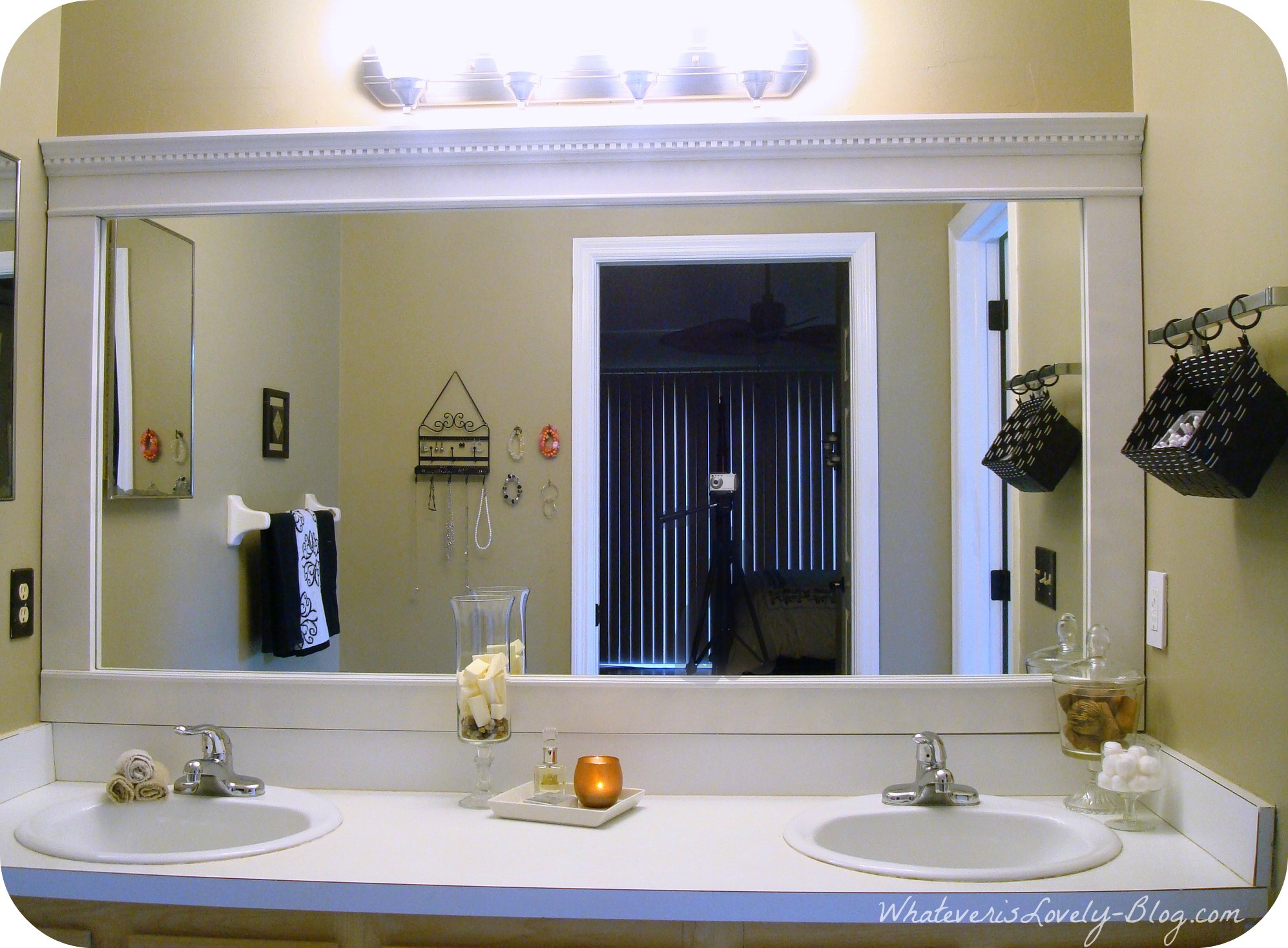 how to put molding around bathroom mirror