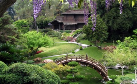 10 Japanese Gardens from the Heaven