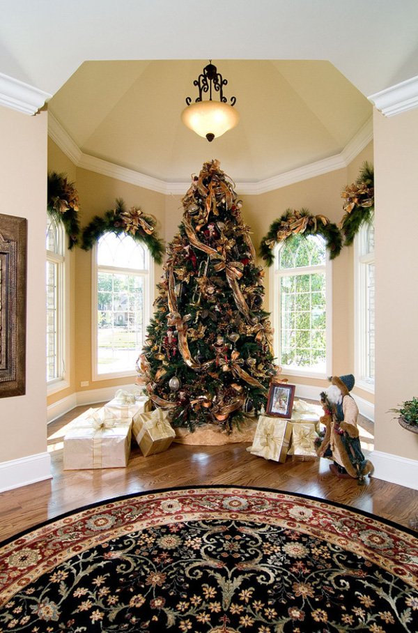 10 Amazing Christmas Tree Decorating Ideas - BeautyHarmonyLife