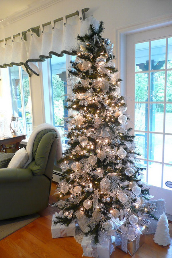 10 Amazing Christmas Tree Decorating Ideas