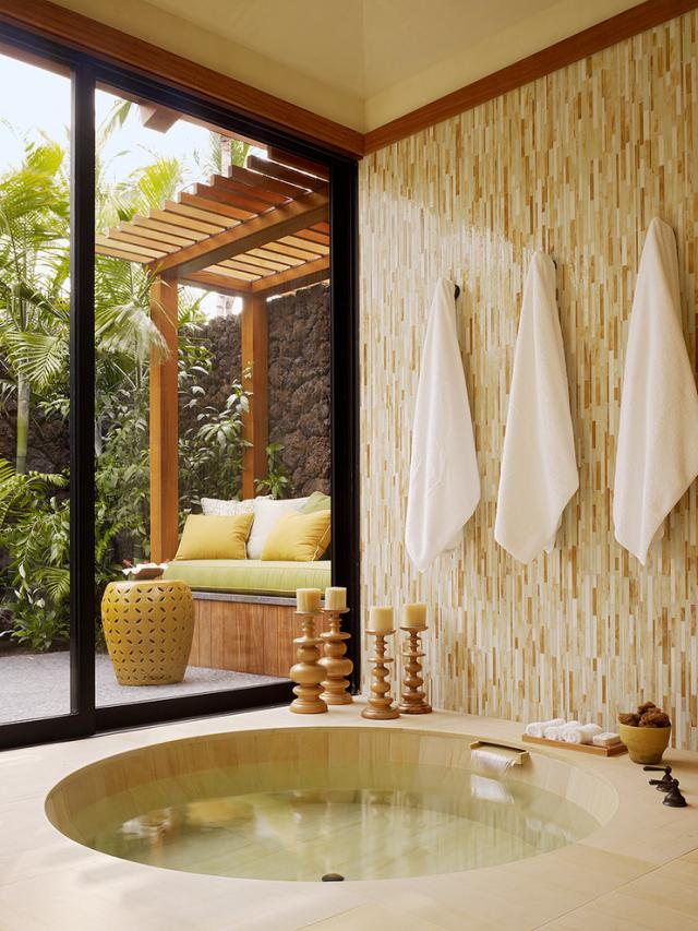 18 Tropical Bathroom Design Photos