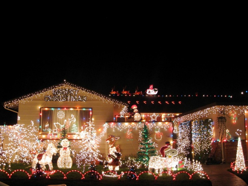 Three Crucial Decorating Safety Rules For Christmas