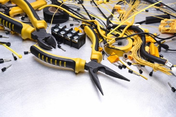What Are Some of the Must-Have Cable Installation Tools and Glands?