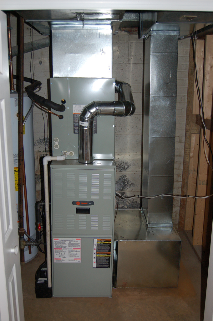 5 Reasons to Schedule Routine Maintenance for Your Furnace