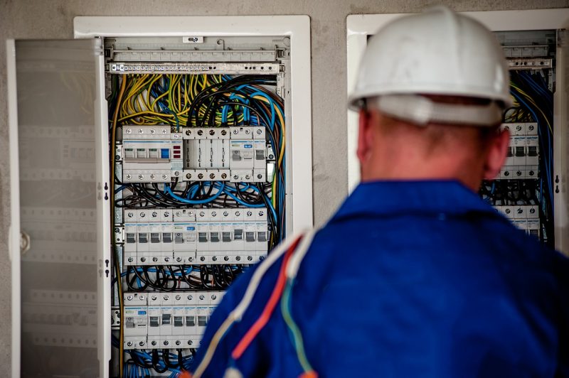 Hiring the Right Electrician: A Detailed Guide