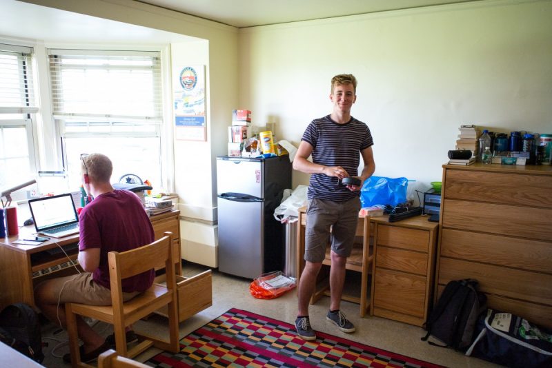 How to Make College Dorm Feel like Home