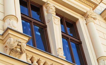 Know Vividly on How to Fix Parapet Mouldings