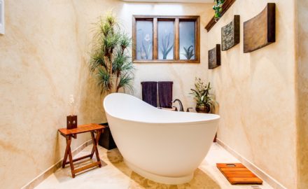 Home Maintenance: Things to Consider When Refinishing Your Bathtub