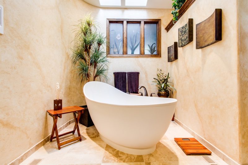 Home Maintenance: Things to Consider When Refinishing Your Bathtub
