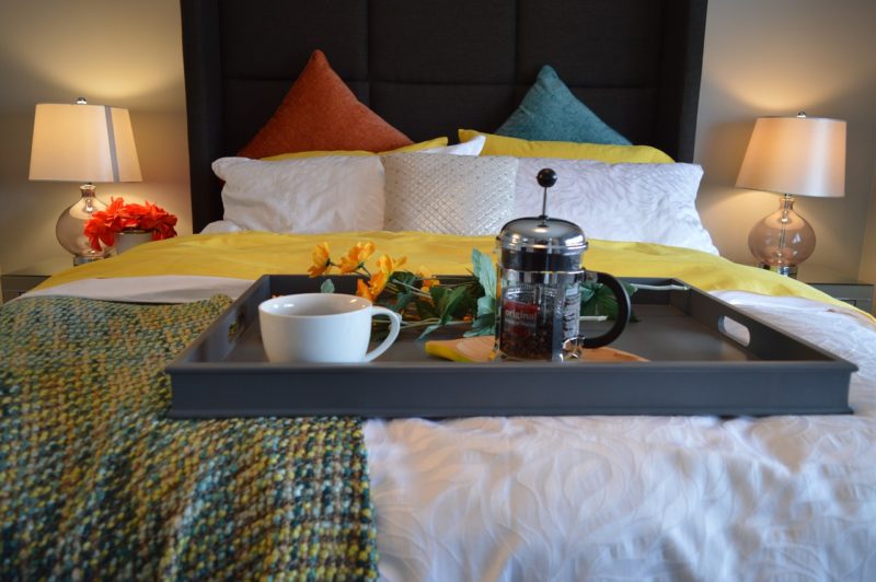 5 Easy Design Tweaks You Can Do to Give Your Bedroom A Hotel Vibe