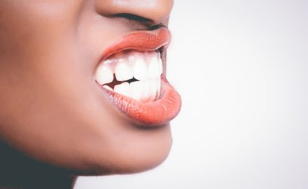 Simple Ways You Can Whiten Teeth Without Going To The Dentist