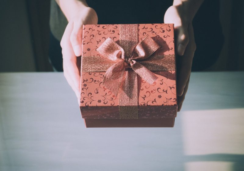 Show Your Love: 4 Tips for Giving Thoughtful Gifts