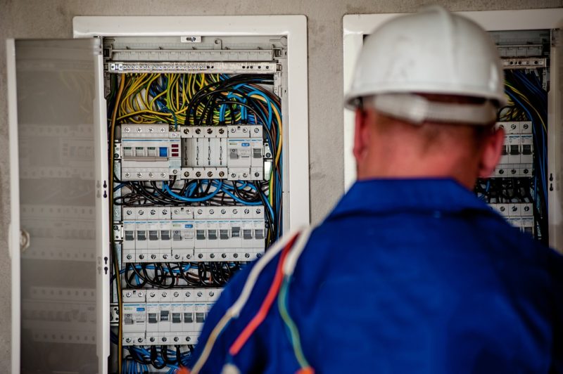 Why You Should Call A Professional Emergency Electrician?
