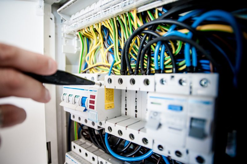 What you need to know about hiring San Diego electricians