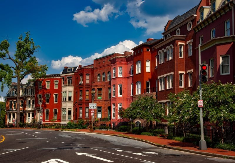 5 Essential Tips on Finding Your Perfect Neighborhood to Live In