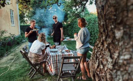 5 Ways To Turn Your Backyard Into A Party-Friendly Space