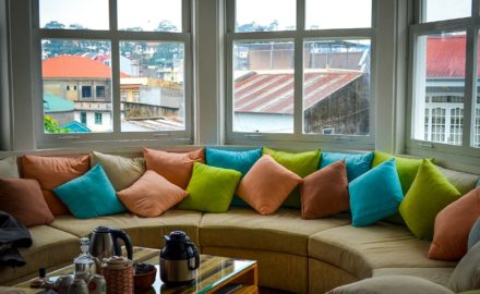 Choose between Down Pillows and Down Alternative Pillows for Your Home