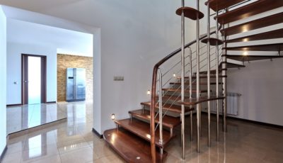 Selecting the Ideal Baluster Style for Your Stairways