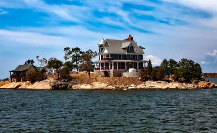 4 Tips for Maintaining Your Vacation Home During the Off-Season