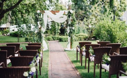 The Ultimate Guide to the Perfect Backyard Wedding