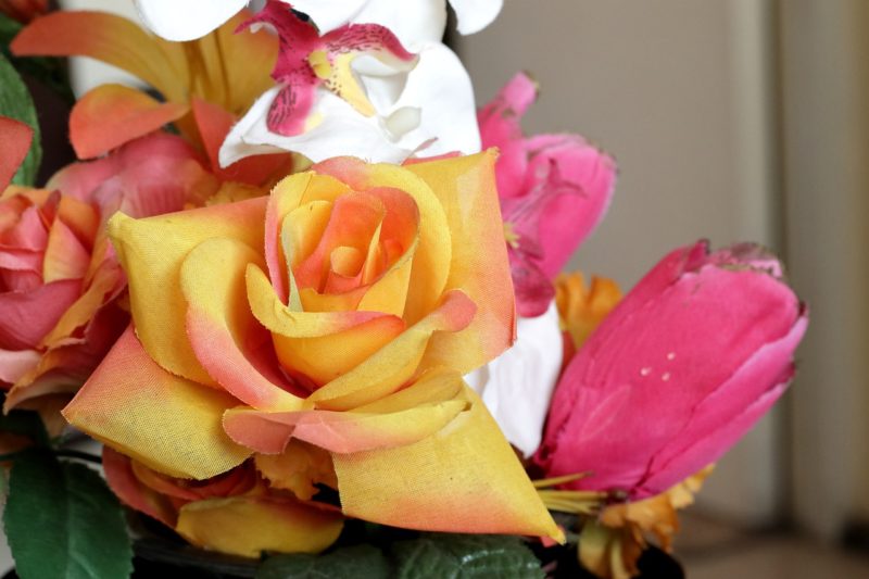 Real vs Artificial Wedding Flowers: Which are right for my bouquet?