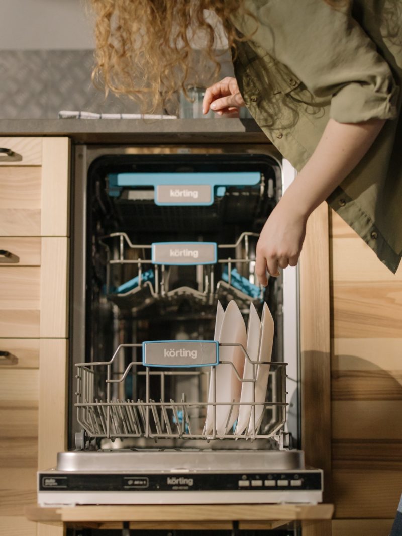 Dishwasher History and Facts You May Not Have Known