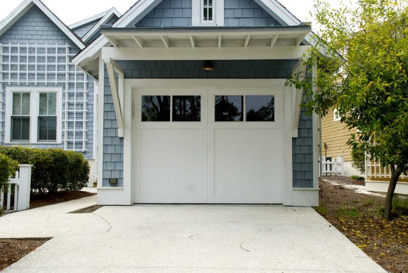 Everything You Need to Know About Choosing a New Garage Door