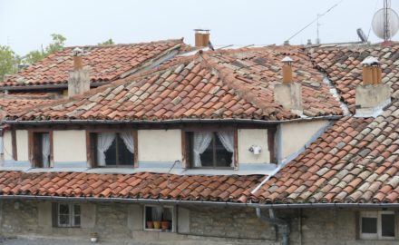 How to Determine When It’s Time to Replace the Roofing on Your House