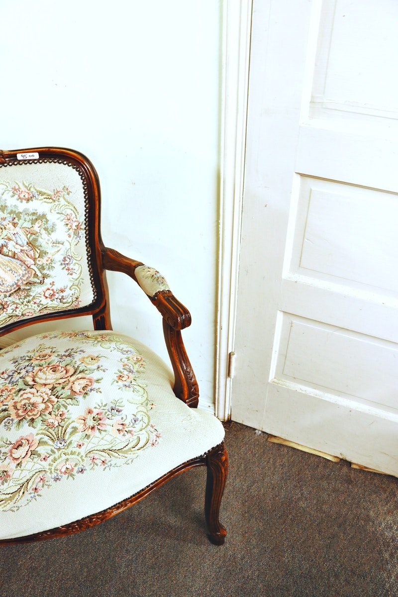 4 Ways to Determine If a Furniture Piece Is Worth Restoring