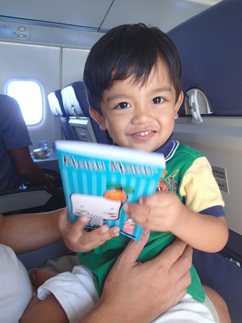 Tips For Keeping Children Happy On Long Haul Flights