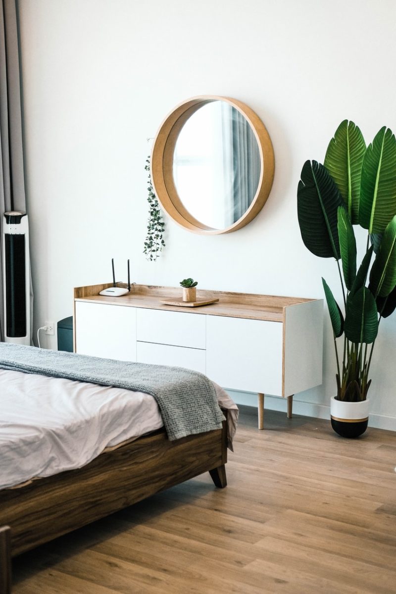 3 Ways To Make a Small Bedroom Look Bigger