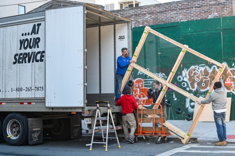 On the Move? How to Choose the Right Moving Company