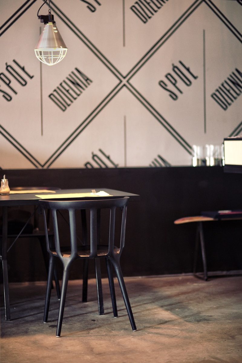 Creating a Modern Interior Design With Metal Restaurant Chairs