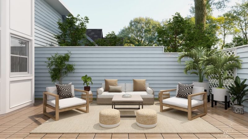 How to Create a Secluded and Stylish Outdoor Patio