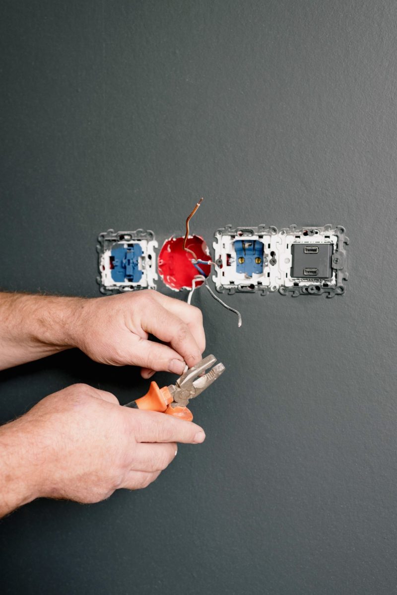 Tips for Choosing the Best Electrical Contractor for Your Need