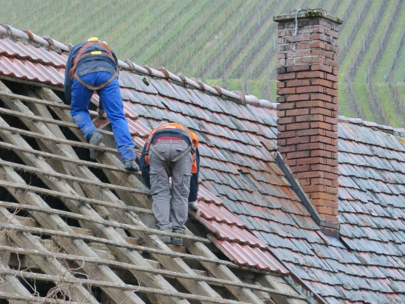 Signs You Should Have Roofing Maintenance Done
