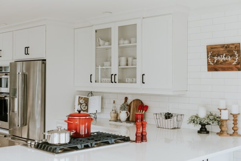 What Are The Benefits Of A Free-Standing Kitchen Cabinet?