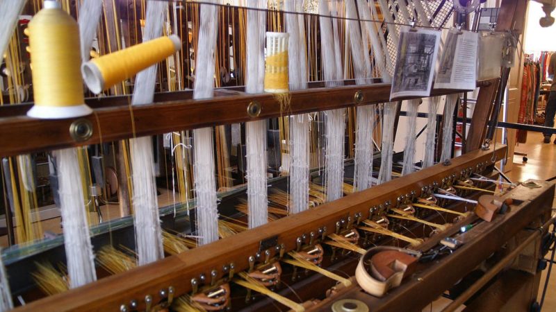 Jacquard fabrics: origins, ways to obtain them, and types