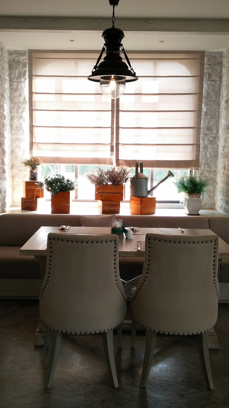 Smart Ways to Incorporate Blinds Into Your House Interior
