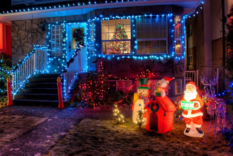 Victoria Gerrard La Crosse WI Shares 7 Tips To Decorate Your Garden For The Holiday Season