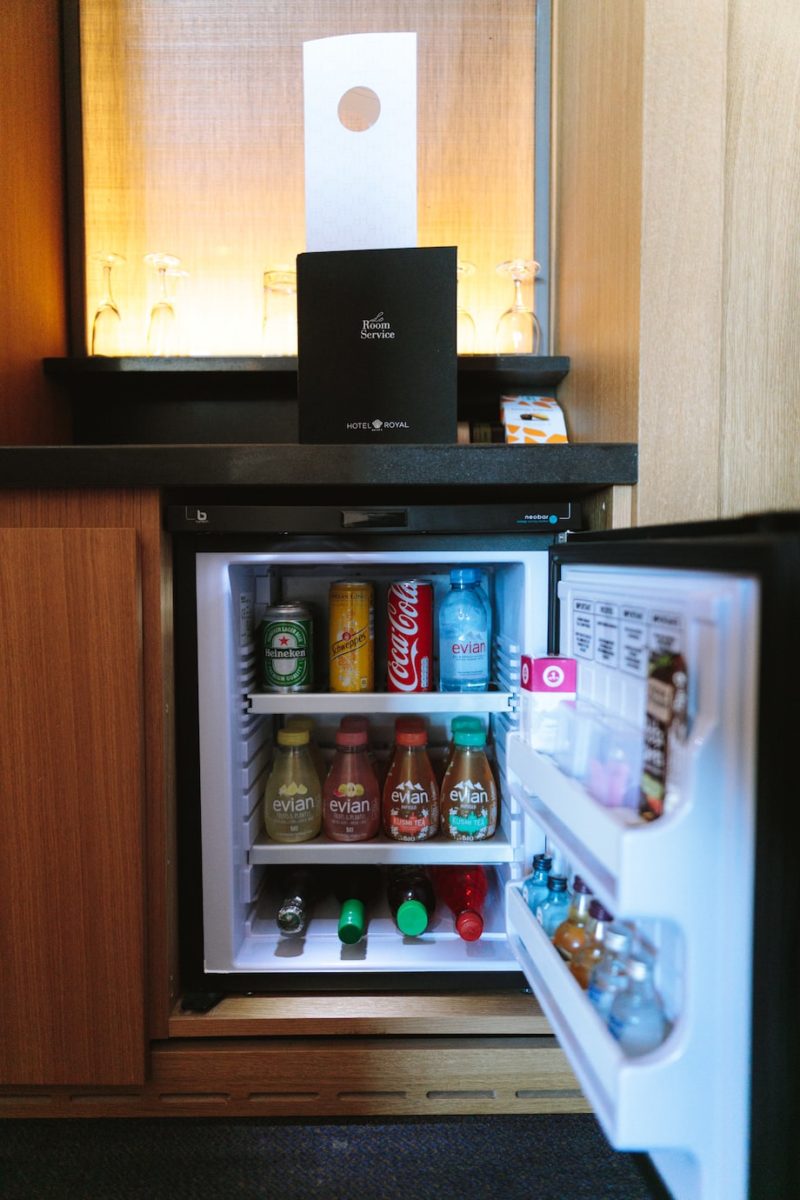 Maximizing space with mini-fridges: The perfect solution for a home bar