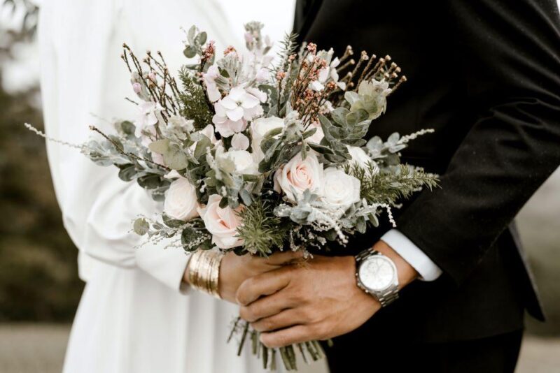 What Are the Advantages of Wooden Wedding Flowers
