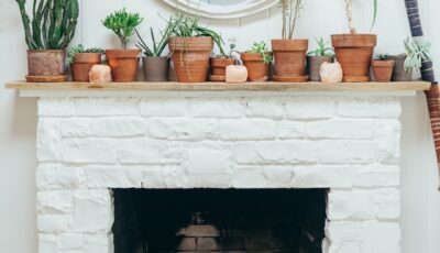 How to Decorate Your Fireplace Mantel for Spring