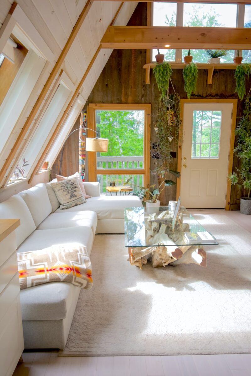 Mountain Retreat: Decorating your Vacation Rental Flat