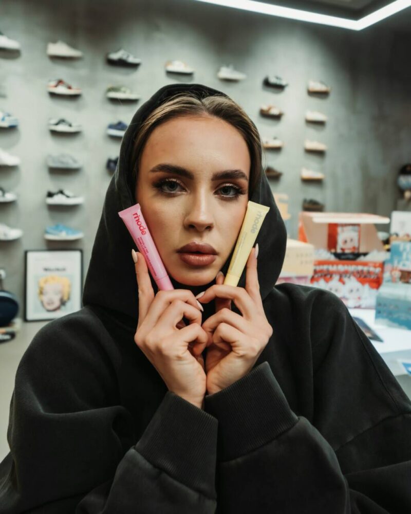 influencer-beauty-800x1000 Micro-Influencer, Macro Impact: Emerging in Beauty Without a Million Followers