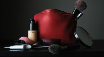 5 Essentials to Pack In Your Makeup Bag When Travelling