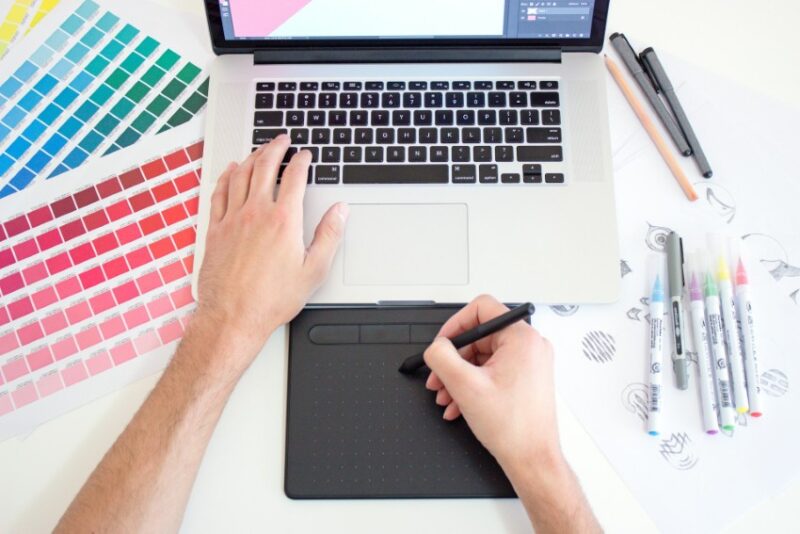 graphic-designer-800x534 5 Careers That Can Be Performed From A Home Office